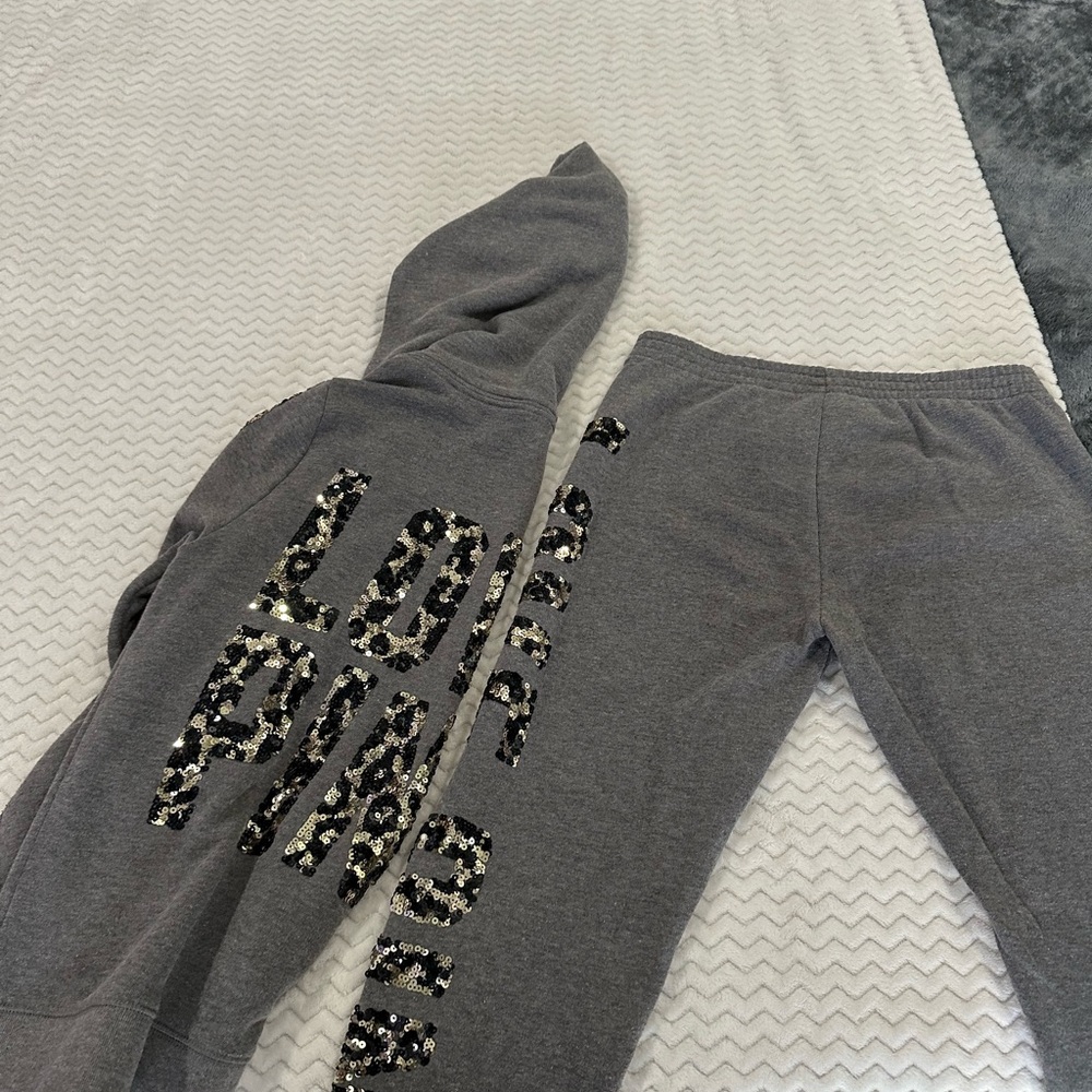 Pink, Victoria’s Secret, bling cheetah/leopard hoodie/jogger set. Used. XS - Picture 4 of 7